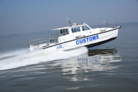 15.5 M. FAST INTERCEPTOR BOAT